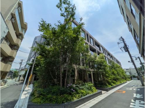2LDK apartment in Meguro Ward, Tokyo - Photo 1