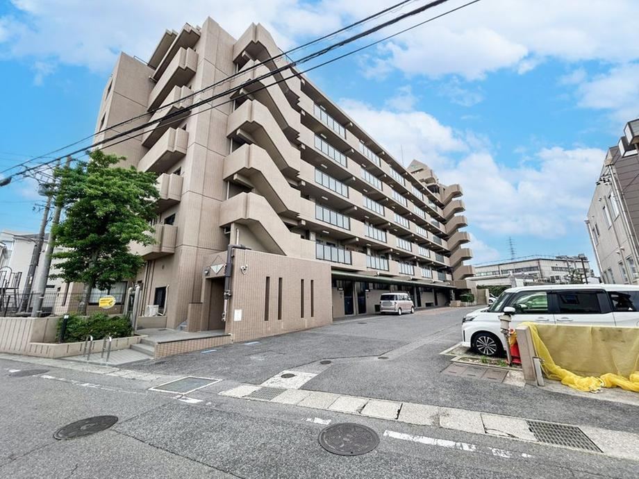 3LDK apartment in Toyota, Aichi - Photo 1
