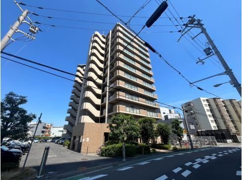 3LDK apartment in Joto Ward, Osaka - Photo 1