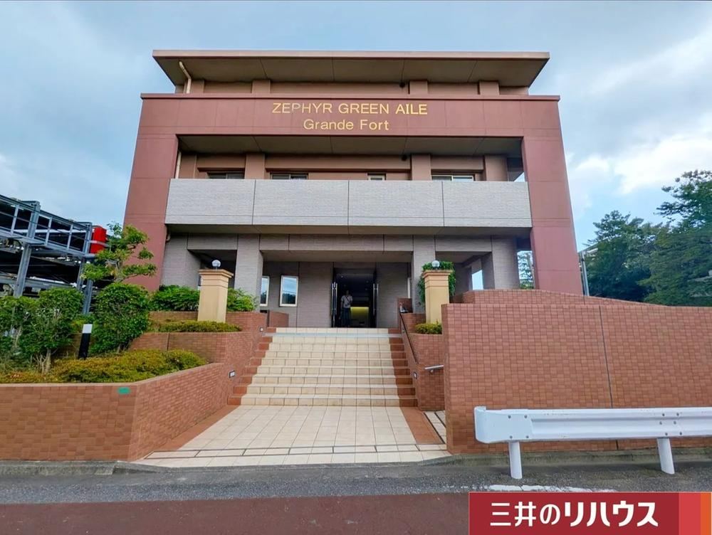 4LDK apartment in Funabashi, Chiba - Photo 1