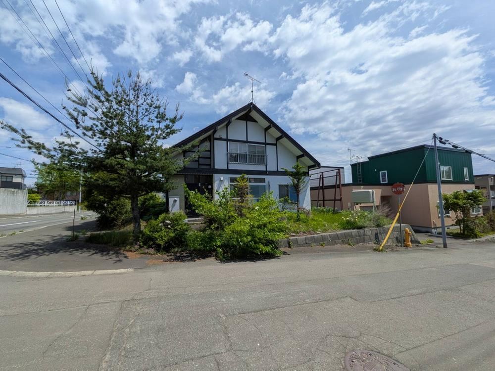 207 m² land in Nishi Ward, Sapporo, Hokkaido - Photo 1