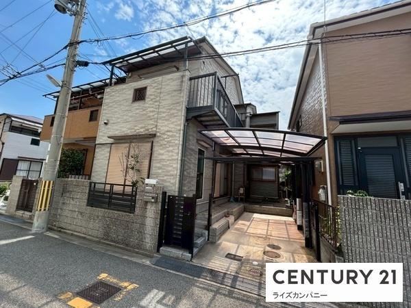 4LDK house in Takaishi, Osaka - Photo 1
