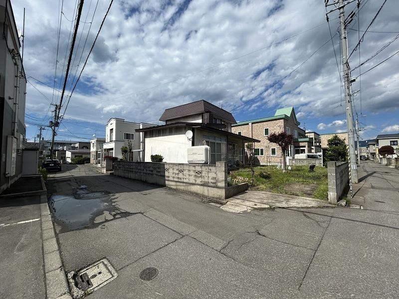 327 m² land in Aomori, Aomori - Photo 1