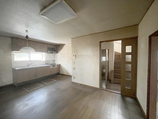 5LDK house in Hino, Tokyo - Photo 1