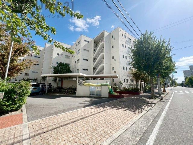 3LDK apartment in Amagasaki, Hyogo - Photo 1