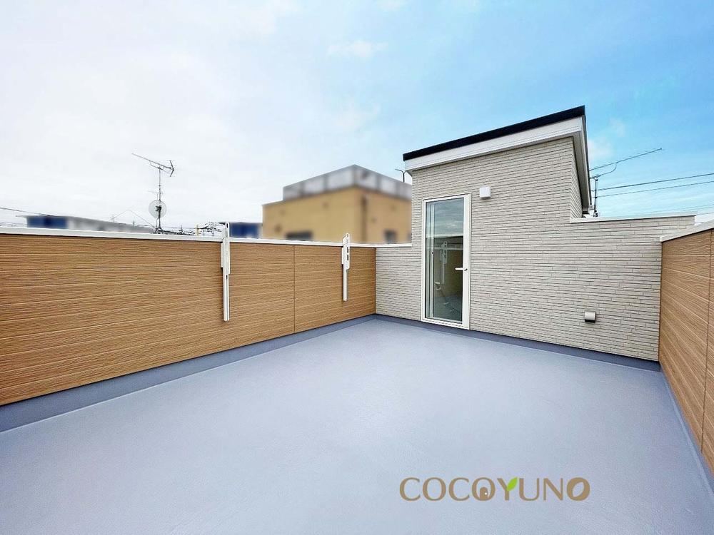 Thumbnail 3