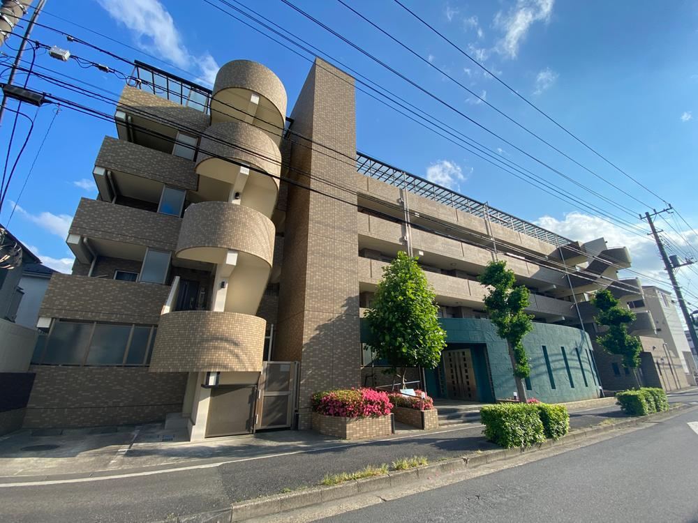 4LDK apartment in Yashio, Saitama - Photo 1