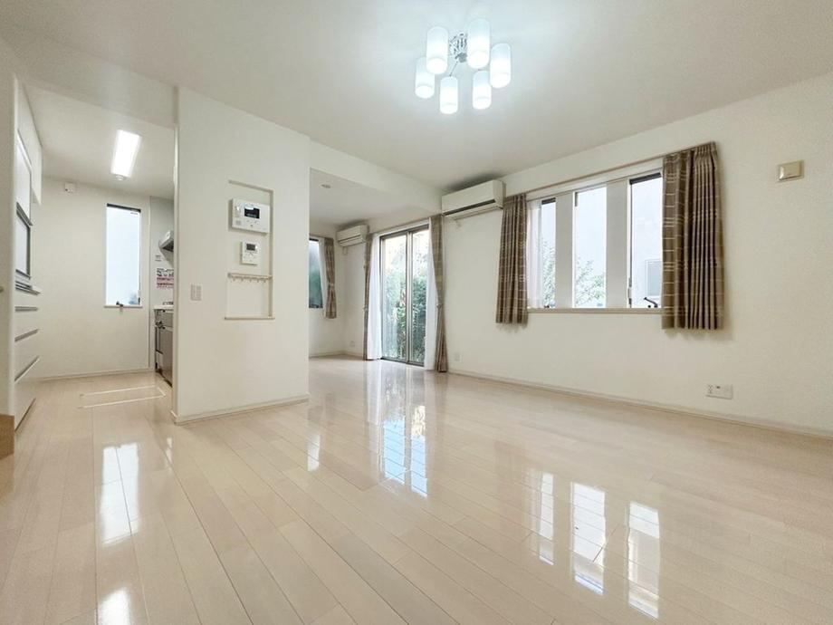 4LDK house in Higashikurume, Tokyo - Photo 1