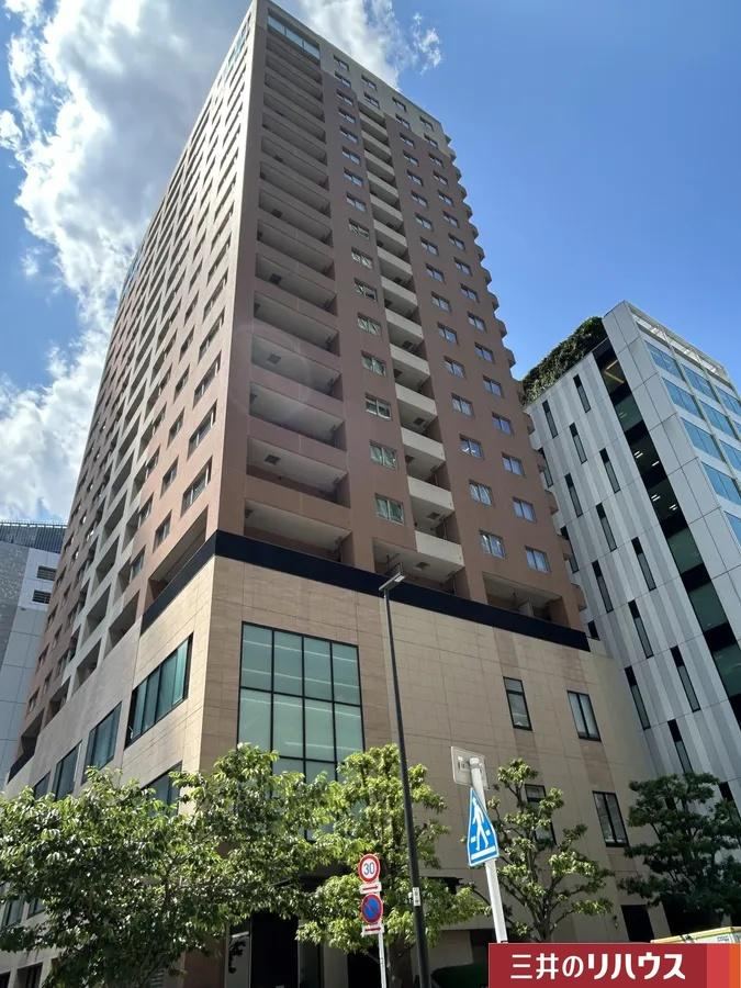 2LDK apartment in Minato Ward, Tokyo - Photo 1