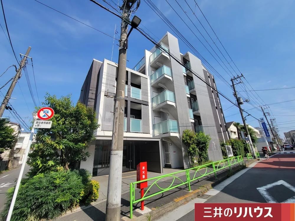 3LDK apartment in Meguro Ward, Tokyo - Photo 1