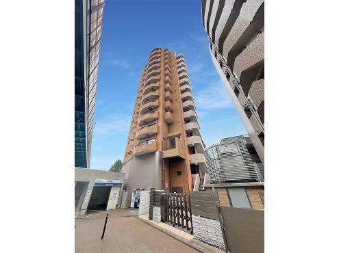 2LDK apartment in Shinjuku Ward, Tokyo - Photo 1