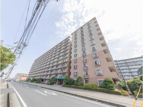 3LDK apartment in Koshigaya, Saitama - Photo 1