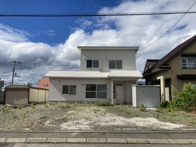 4LDK house in Obihiro, Hokkaido - Photo 1