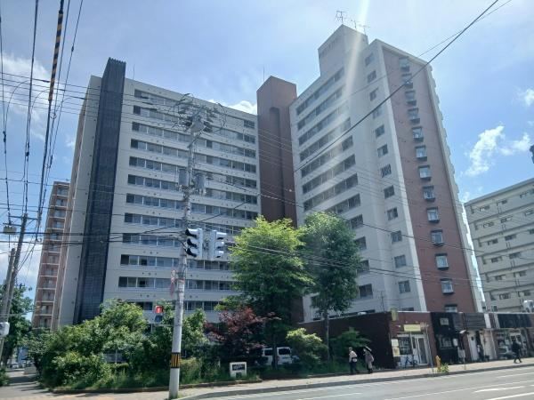 3LDK apartment in Chuo Ward, Sapporo, Hokkaido - Photo 1