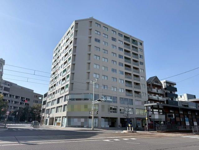 2LDK apartment in Naka Ward, Hiroshima - Photo 1