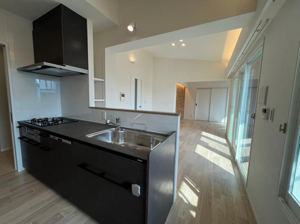 2LDK apartment in Minami Ward, Sagamihara, Kanagawa - Photo 1