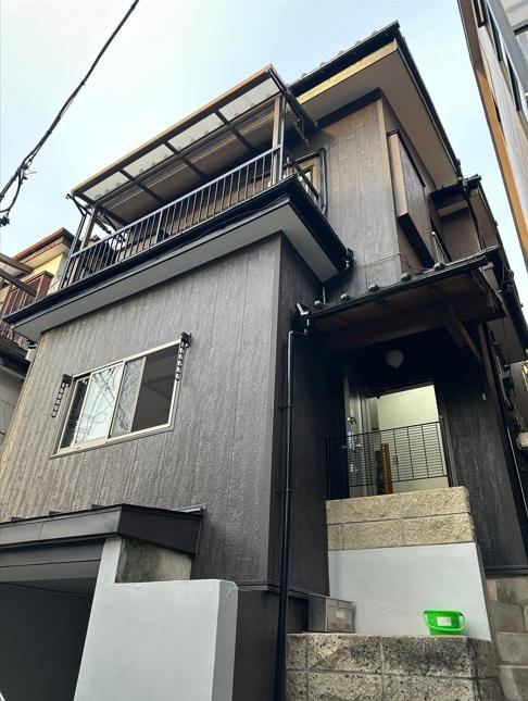 2LDK house in Itabashi Ward, Tokyo - Photo 1