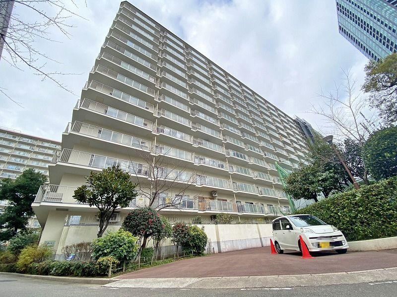 2LDK+S apartment in Kita Ward, Osaka - Photo 1