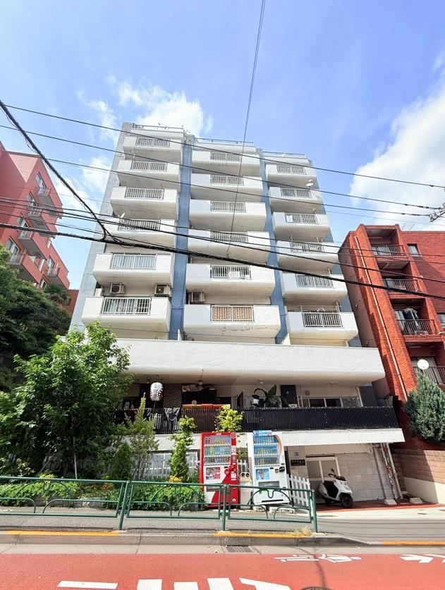 1LDK apartment in Bunkyo Ward, Tokyo - Photo 1