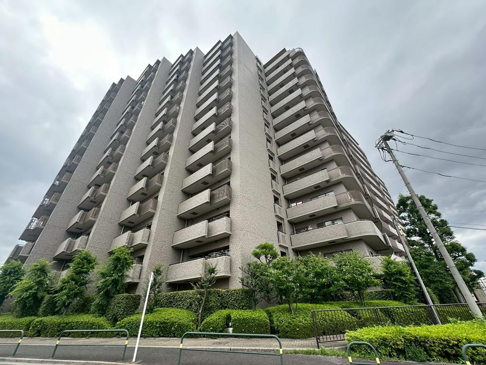 2LDK+S apartment in Adachi Ward, Tokyo - Photo 1