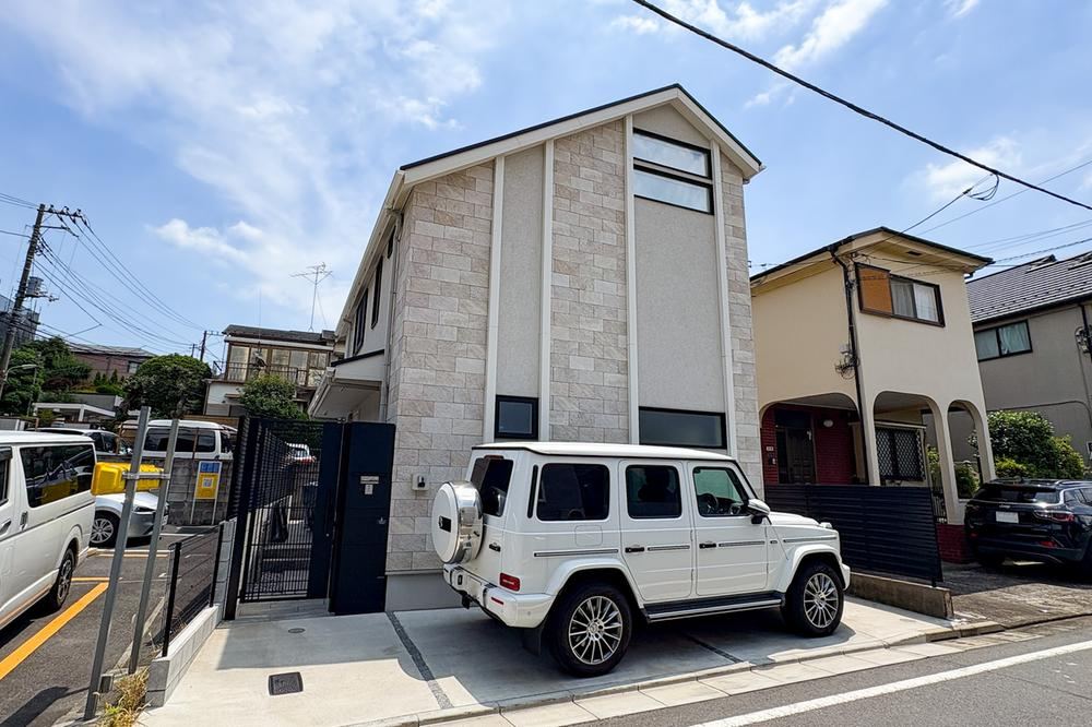 3LDK house in Shinagawa Ward, Tokyo - Photo 1