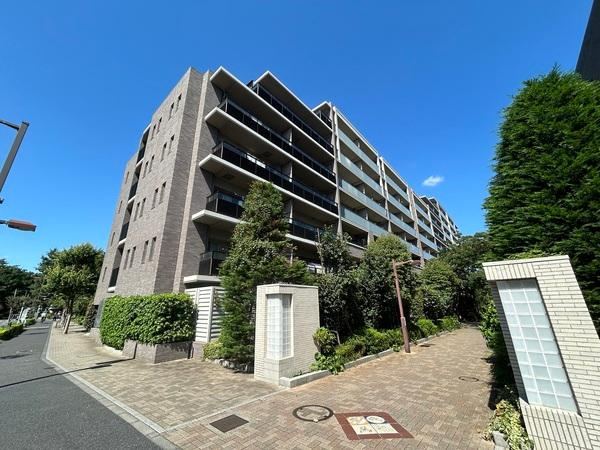 4LDK apartment in Setagaya Ward, Tokyo - Photo 1