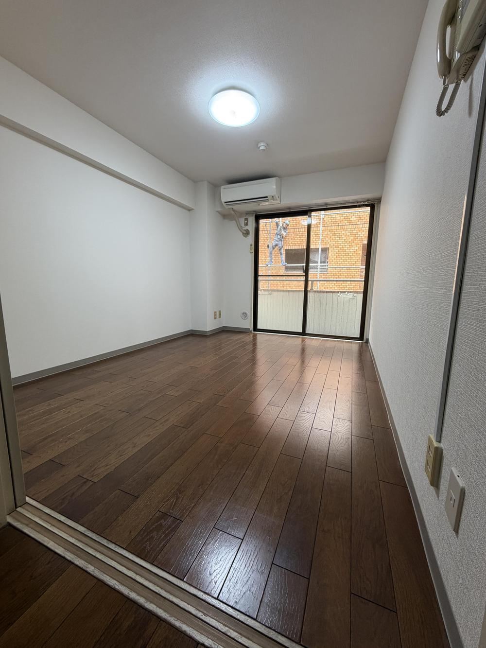 1K apartment in Shibuya Ward, Tokyo - Photo 1