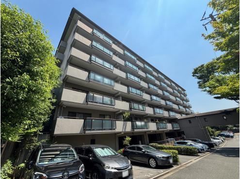3LDK apartment in Nishinomiya, Hyogo - Photo 1