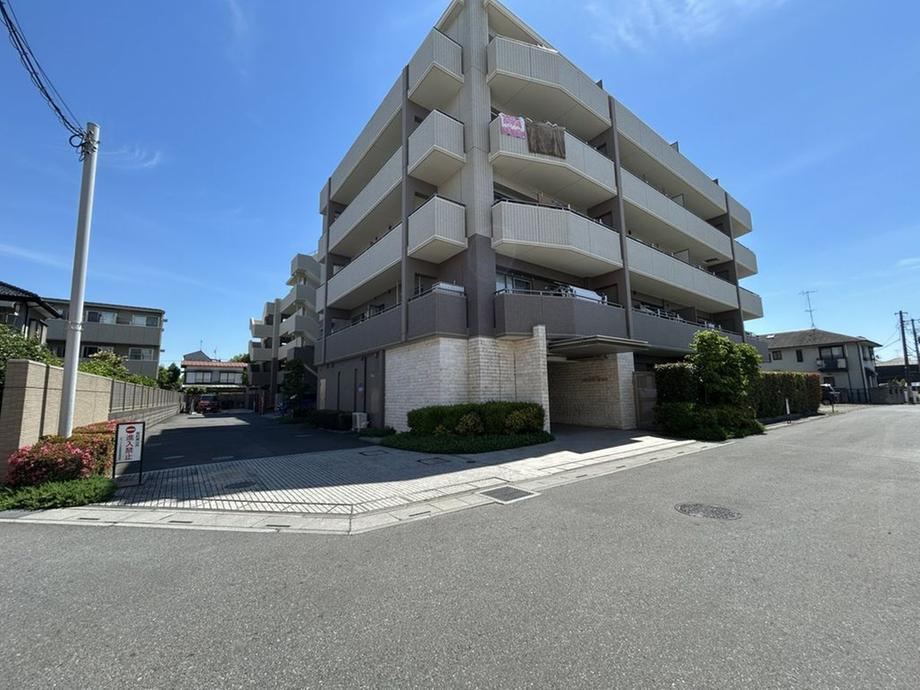 4LDK apartment in Kasukabe, Saitama - Photo 1