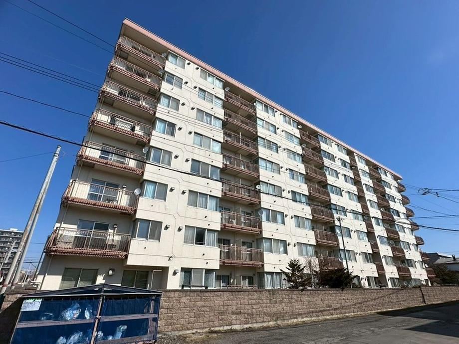 3LDK apartment in Obihiro, Hokkaido - Photo 1