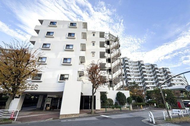 3LDK apartment in Koto Ward, Tokyo - Photo 1