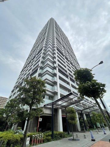 2LDK apartment in Minato Ward, Tokyo - Photo 1