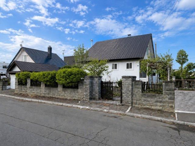 4LDK house in Ishikari, Hokkaido - Photo 1