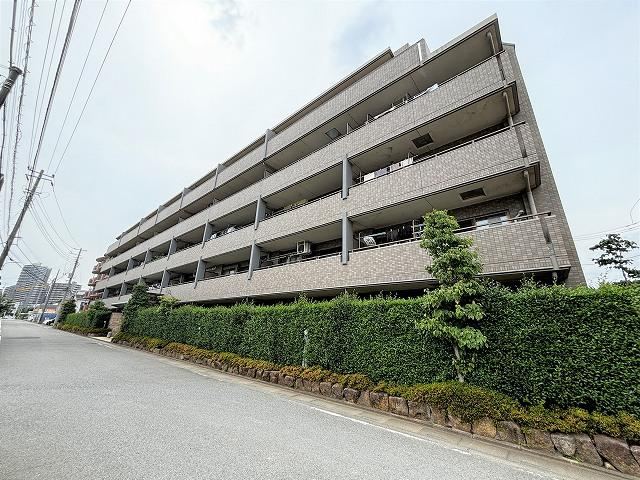 4LDK apartment in Fujimi, Saitama - Photo 1
