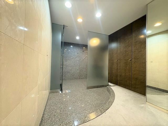 3LDK apartment in Minato Ward, Tokyo - Photo 1