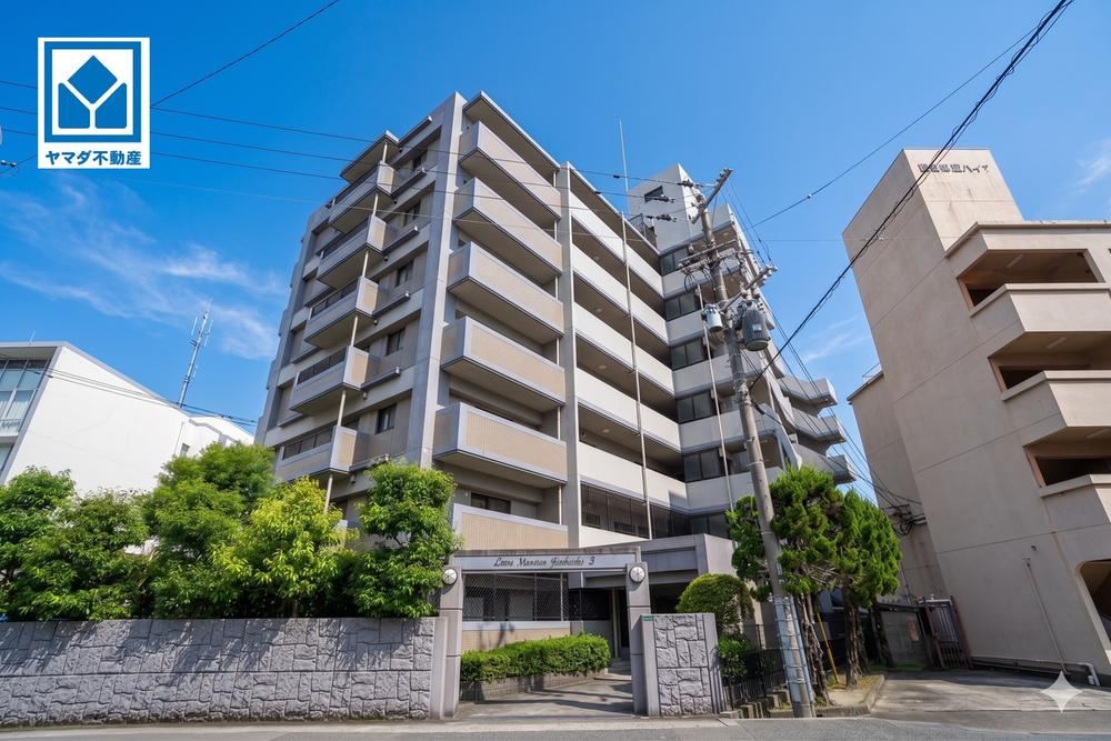 4LDK apartment in Chikushino, Fukuoka - Photo 1