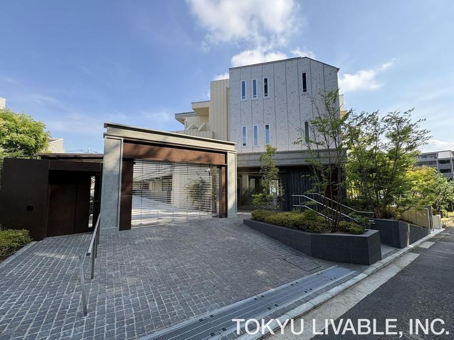 3LDK apartment in Aoba Ward, Yokohama, Kanagawa - Photo 1