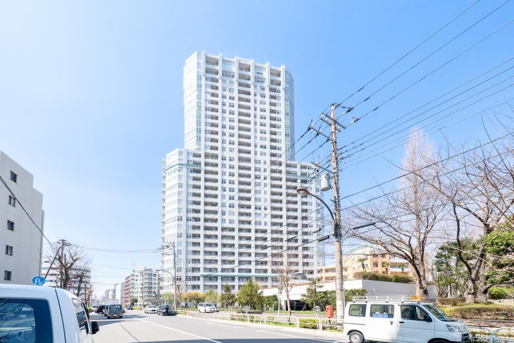 3LDK apartment in Shinagawa Ward, Tokyo - Photo 1