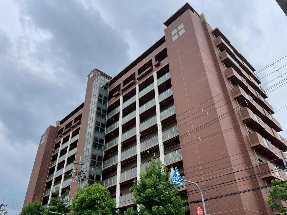 4LDK apartment in Osakasayama, Osaka - Photo 1