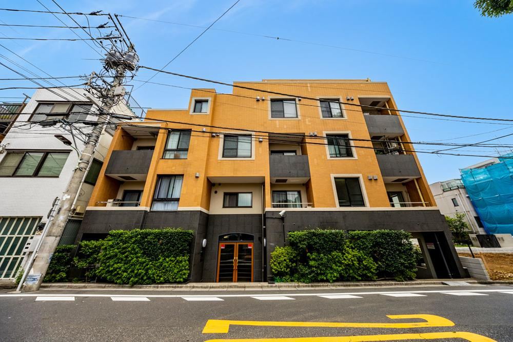 1LDK apartment in Minato Ward, Tokyo - Photo 1