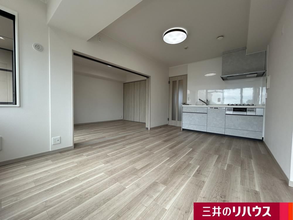 2LDK+S apartment in Naka Ward, Hiroshima - Photo 1