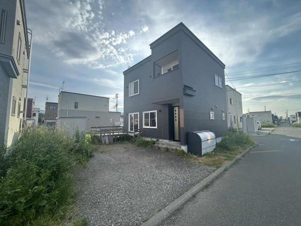 4LDK house in Ishikari, Hokkaido - Photo 1