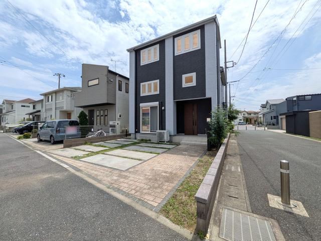 4LDK house in Yachiyo, Chiba - Photo 1