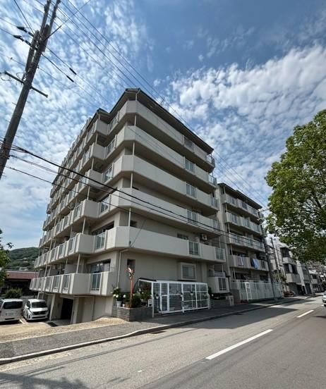 2LDK apartment in Hyogo Ward, Kobe, Hyogo - Photo 1