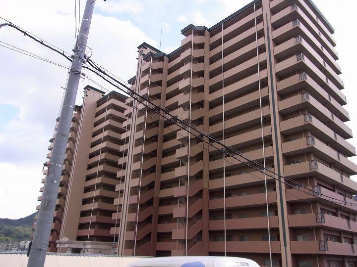 4LDK apartment in Kure, Hiroshima - Photo 1