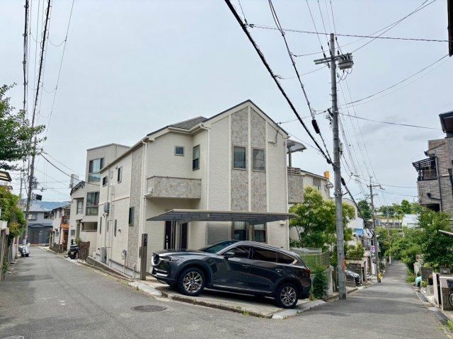4LDK house in Hirakata, Osaka - Photo 1