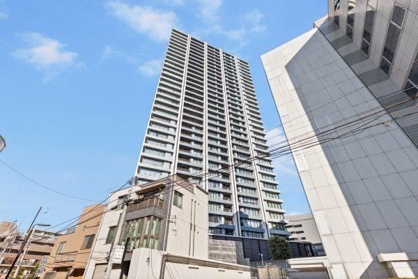 2LDK+S apartment in Toshima Ward, Tokyo - Photo 1