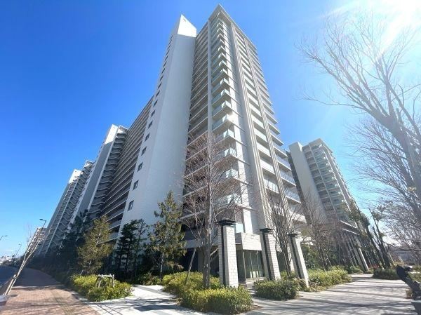 3LDK+S apartment in Settsu, Osaka - Photo 1