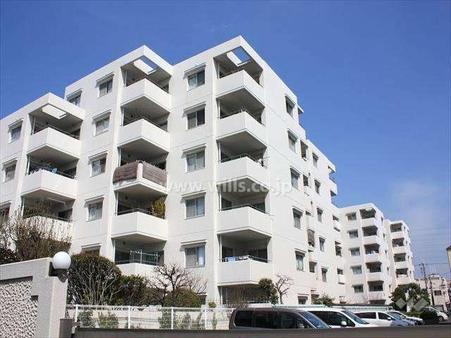 3LDK apartment in Takatsuki, Osaka - Photo 1