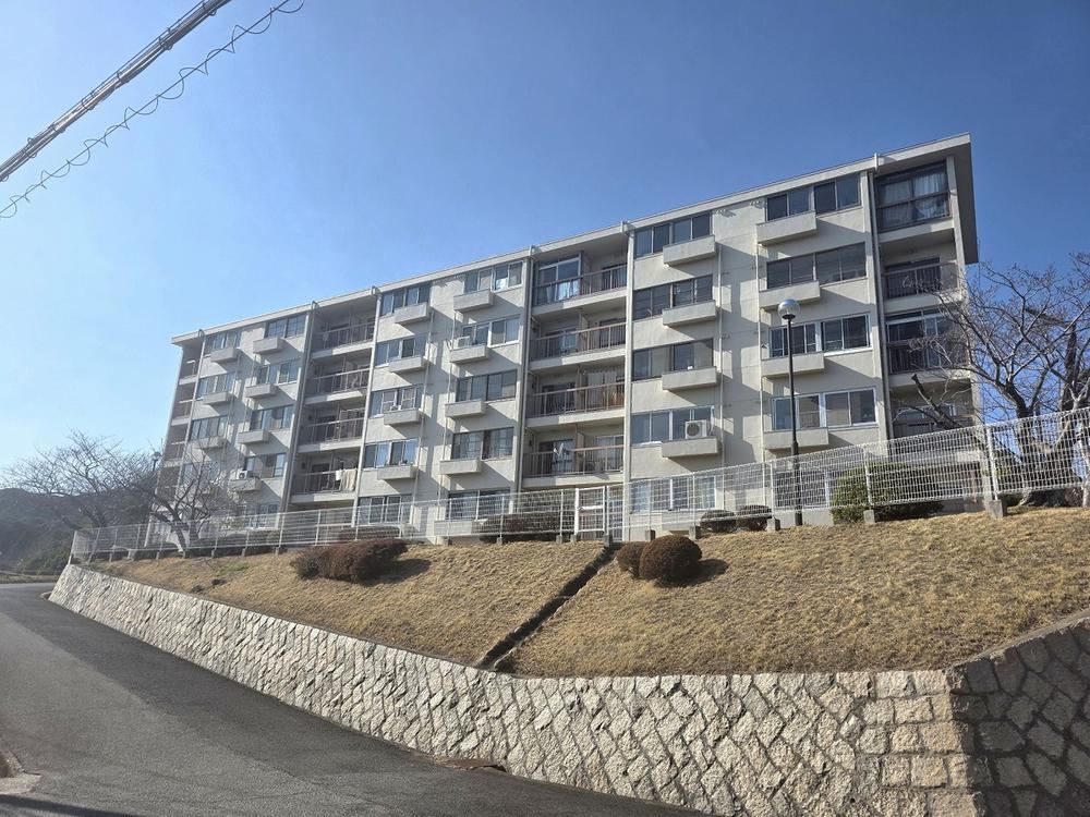 3DK apartment in Suma Ward, Kobe, Hyogo - Photo 1